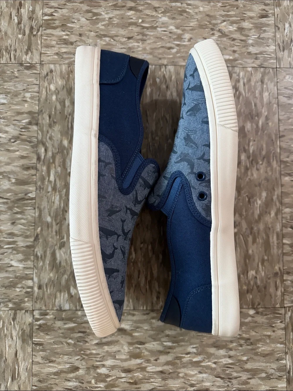 Toms Baja Blue Glow In The Dark Whales Slip On Sneaker Size 10.5